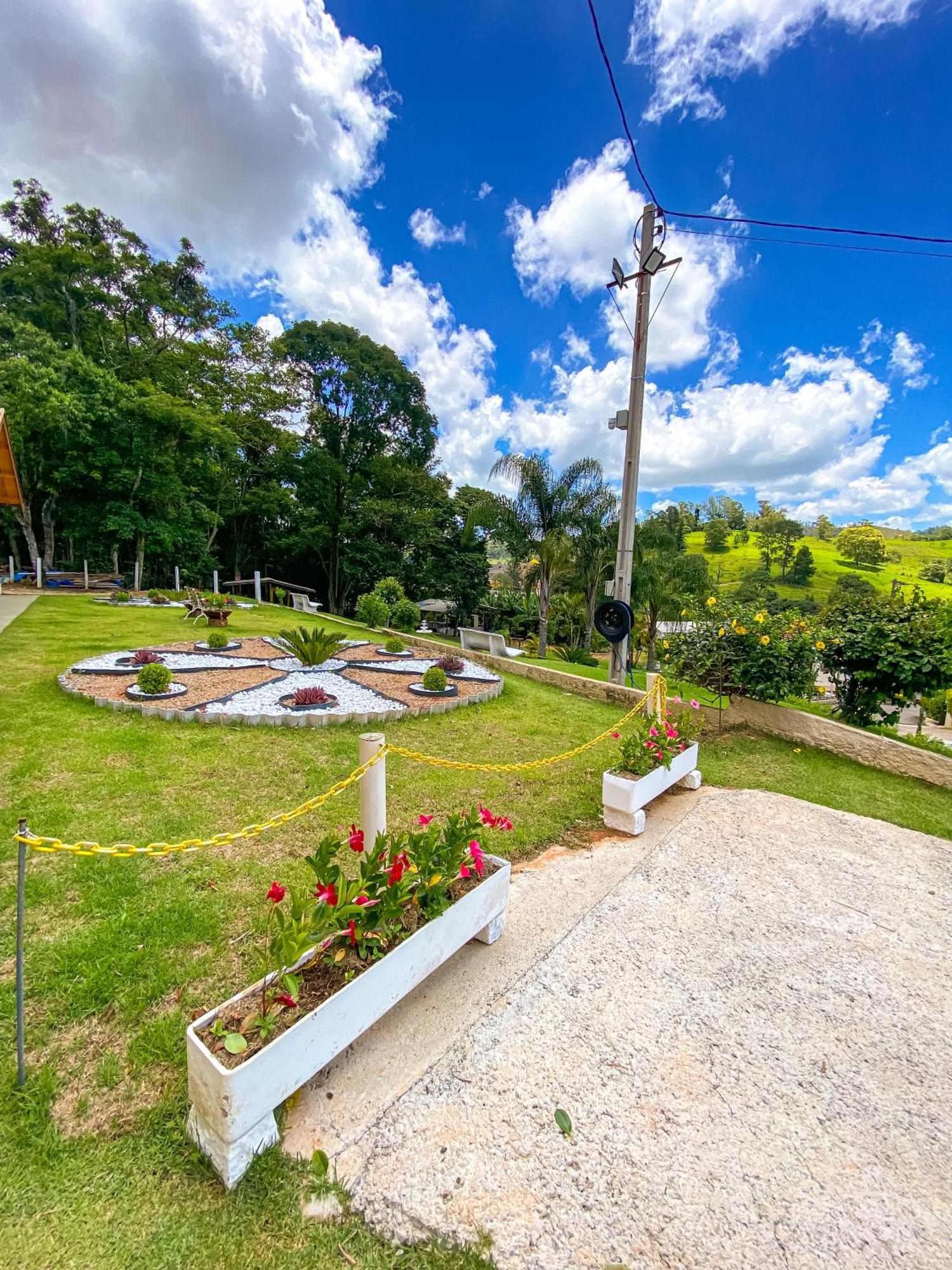 Pousada Flores Do Campo Águas de Lindóia Exterior foto